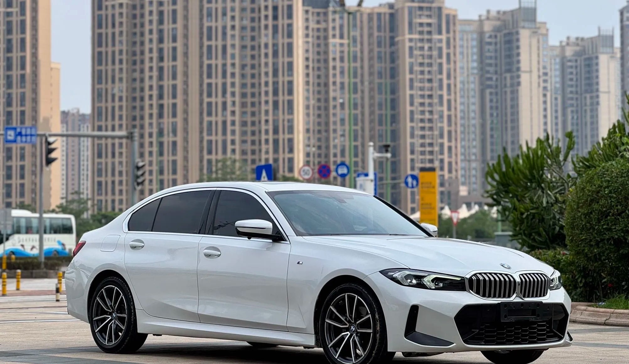 2023 BMW 320i & 320Li Complete Specification Guide