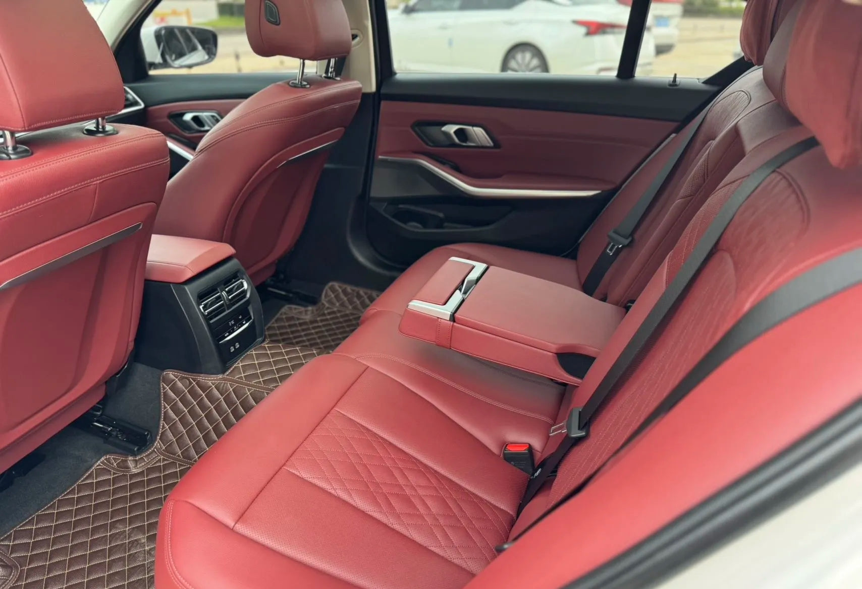 2023 BMW 320i & 320Li Complete Specification Guide