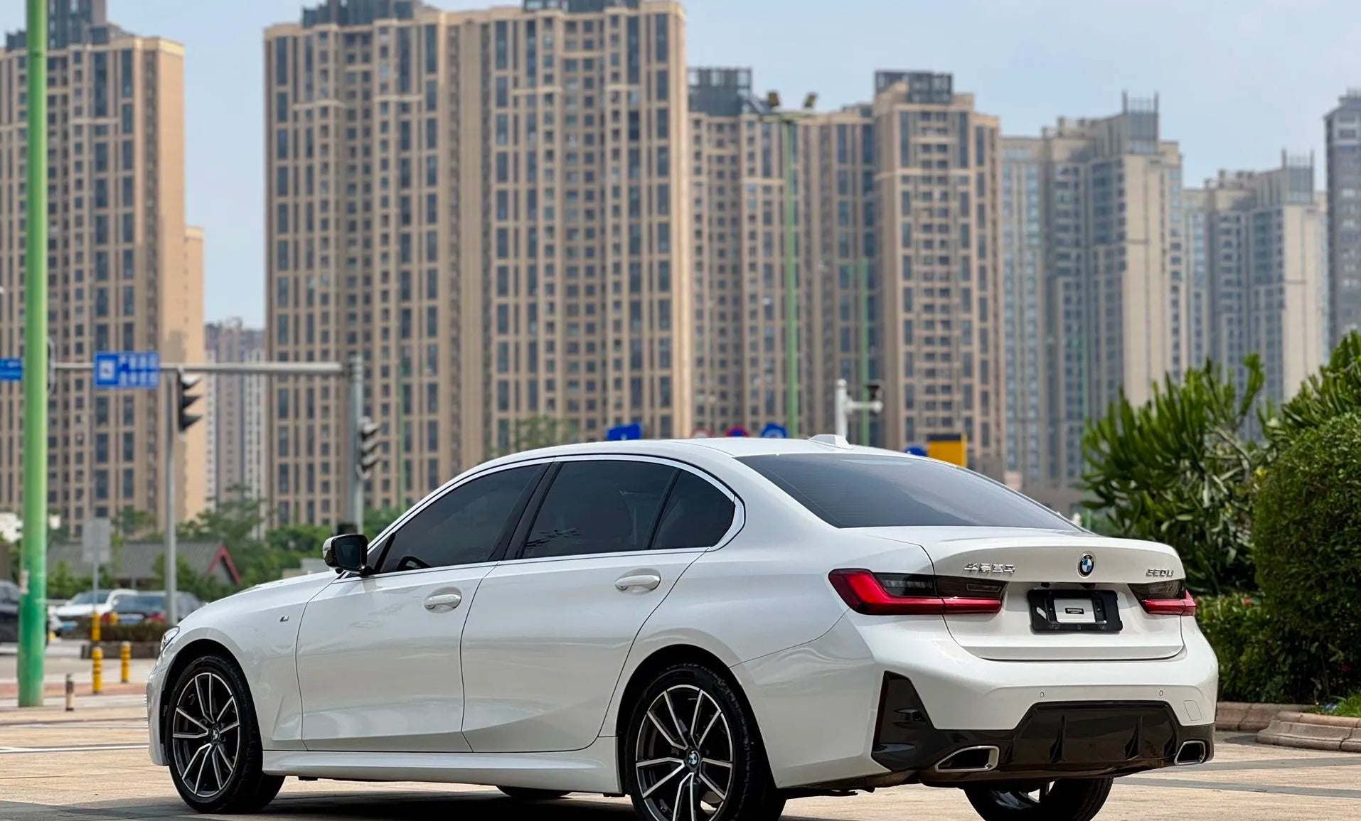 2023 BMW 320i & 320Li Complete Specification Guide