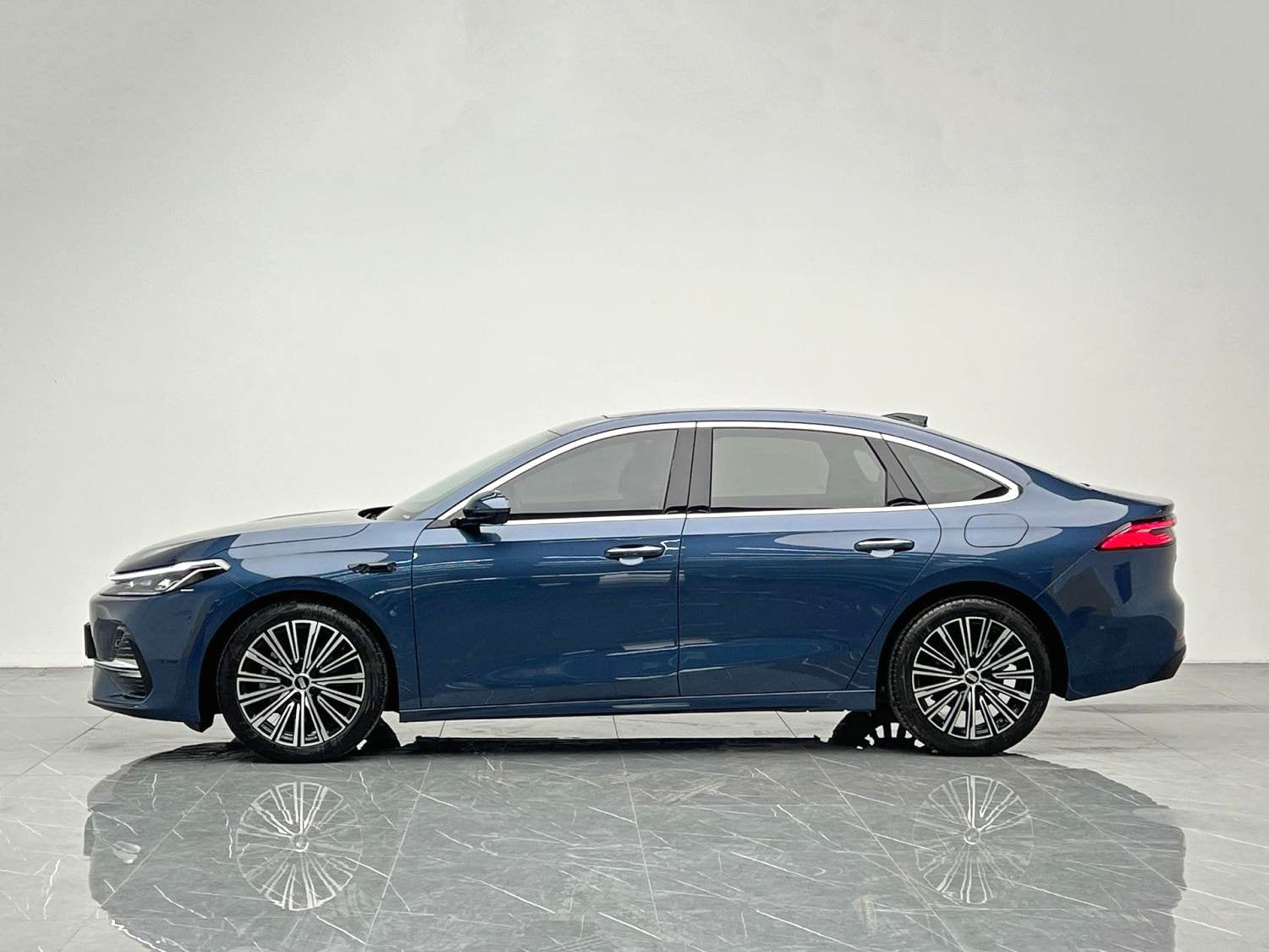 2025 Geely Galaxy A7 EM-i 1.5 150km Starship AT