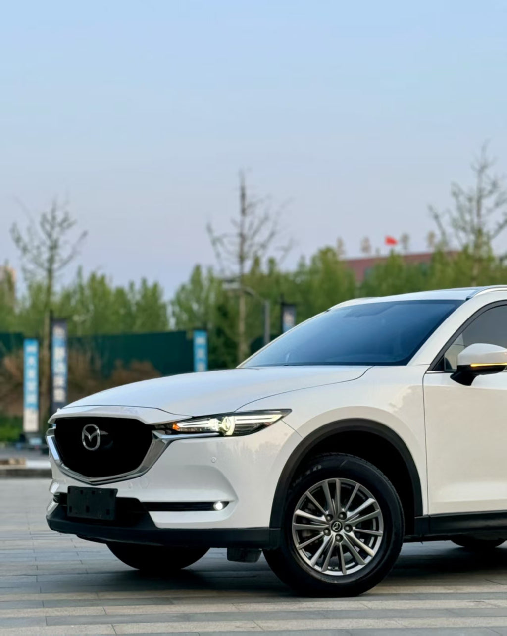 # 标准英文翻译 **2021 Mazda CX-5 2.5L Two-Wheel Drive Premium Edition (Automatic Transmission)**  ### 汽车行业精简通用版（外贸/海报常用） **2021 Mazda CX-5 2.5L FWD Supreme AT** - FWD = 前置前驱（两驱） - AT = 自动挡 - Supreme = 智尊型