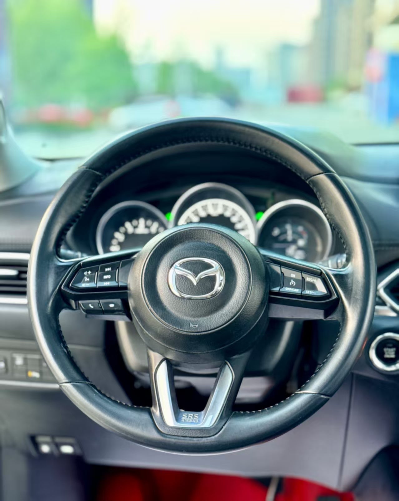 # 标准英文翻译 **2021 Mazda CX-5 2.5L Two-Wheel Drive Premium Edition (Automatic Transmission)**  ### 汽车行业精简通用版（外贸/海报常用） **2021 Mazda CX-5 2.5L FWD Supreme AT** - FWD = 前置前驱（两驱） - AT = 自动挡 - Supreme = 智尊型
