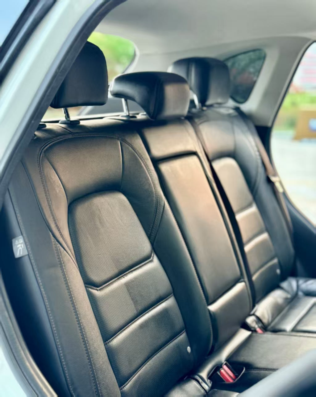 # 标准英文翻译 **2021 Mazda CX-5 2.5L Two-Wheel Drive Premium Edition (Automatic Transmission)**  ### 汽车行业精简通用版（外贸/海报常用） **2021 Mazda CX-5 2.5L FWD Supreme AT** - FWD = 前置前驱（两驱） - AT = 自动挡 - Supreme = 智尊型