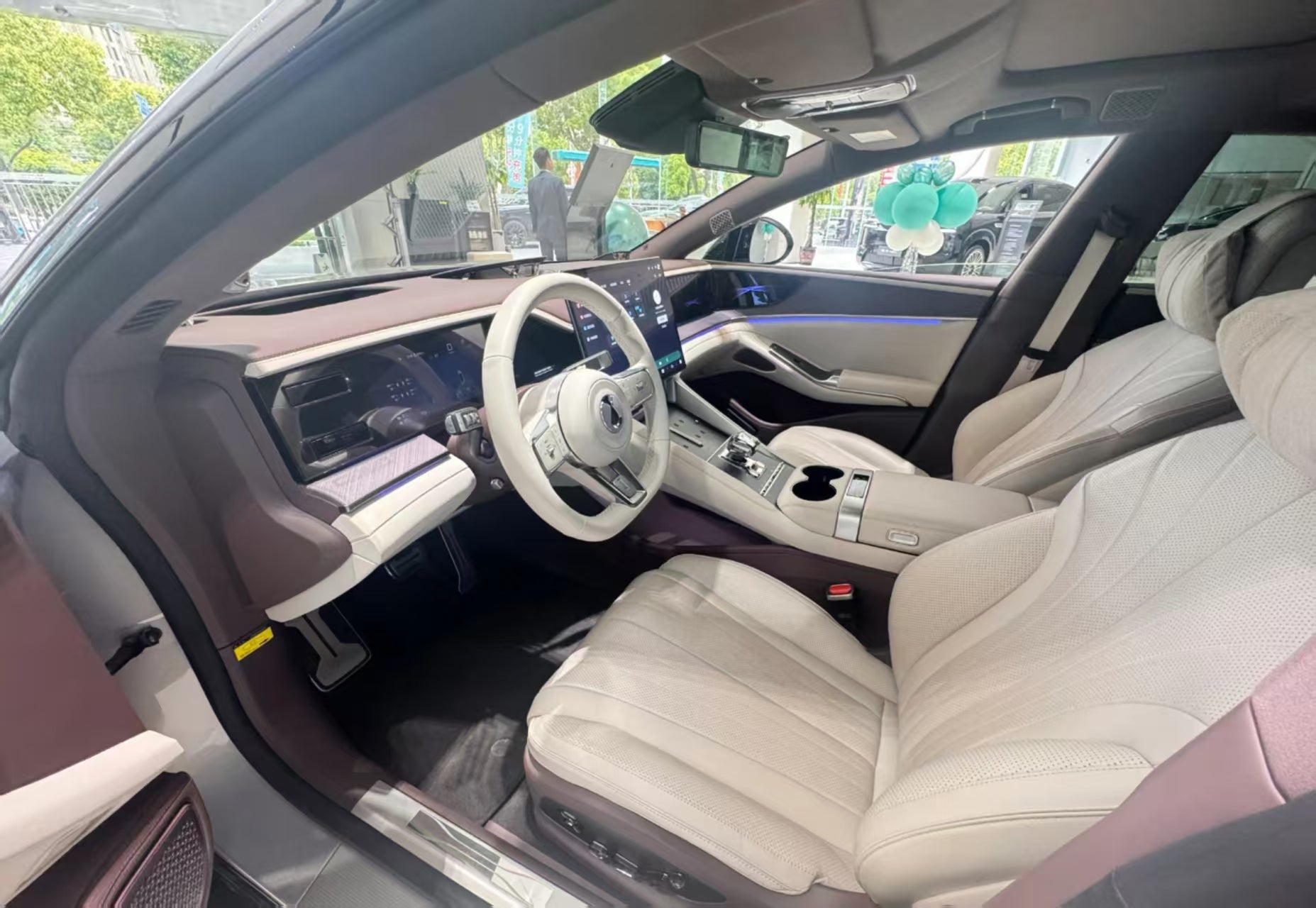 Denza Z9 GT 2024 — 640kW DM-p PHEV | 3.6s 0-100 | Luxury Sport Shooting Brake