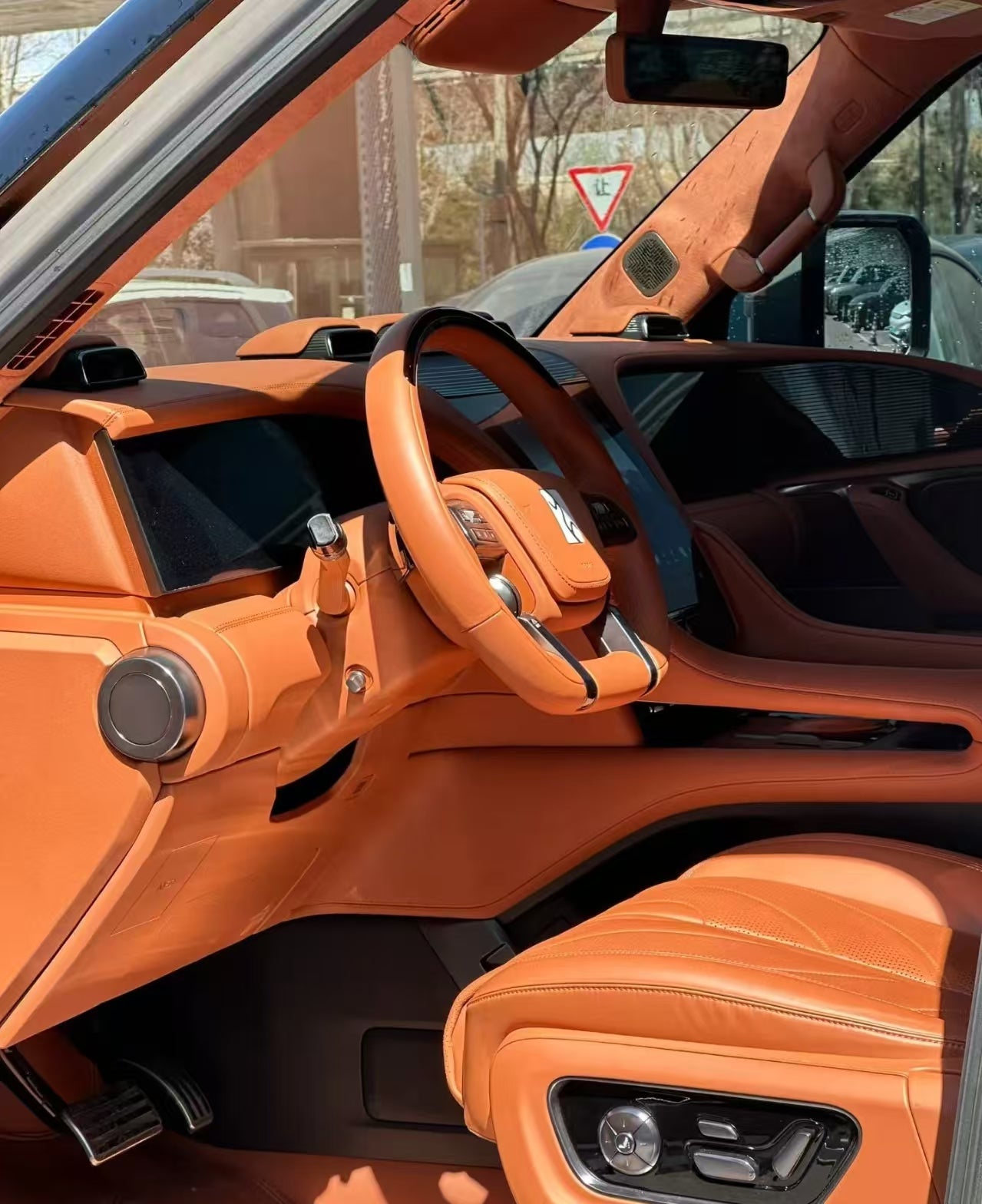 YangWang U8 2023 Luxury Edition — 880kW EREV | 3.6s | Amphibious Off-Road Flagship